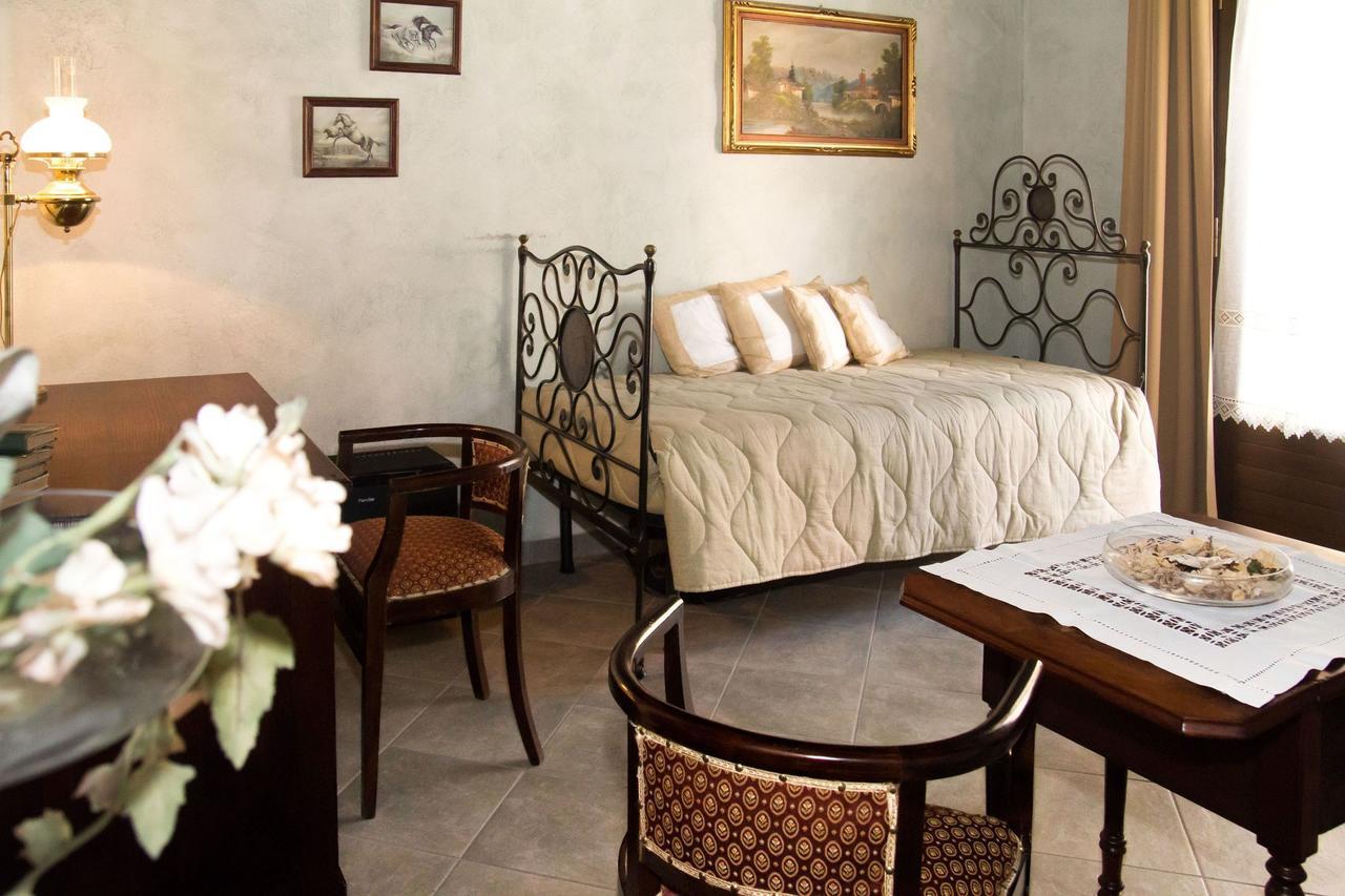 Bed and Breakfast Casa Del Grande Vecchio Airasca Exterior foto