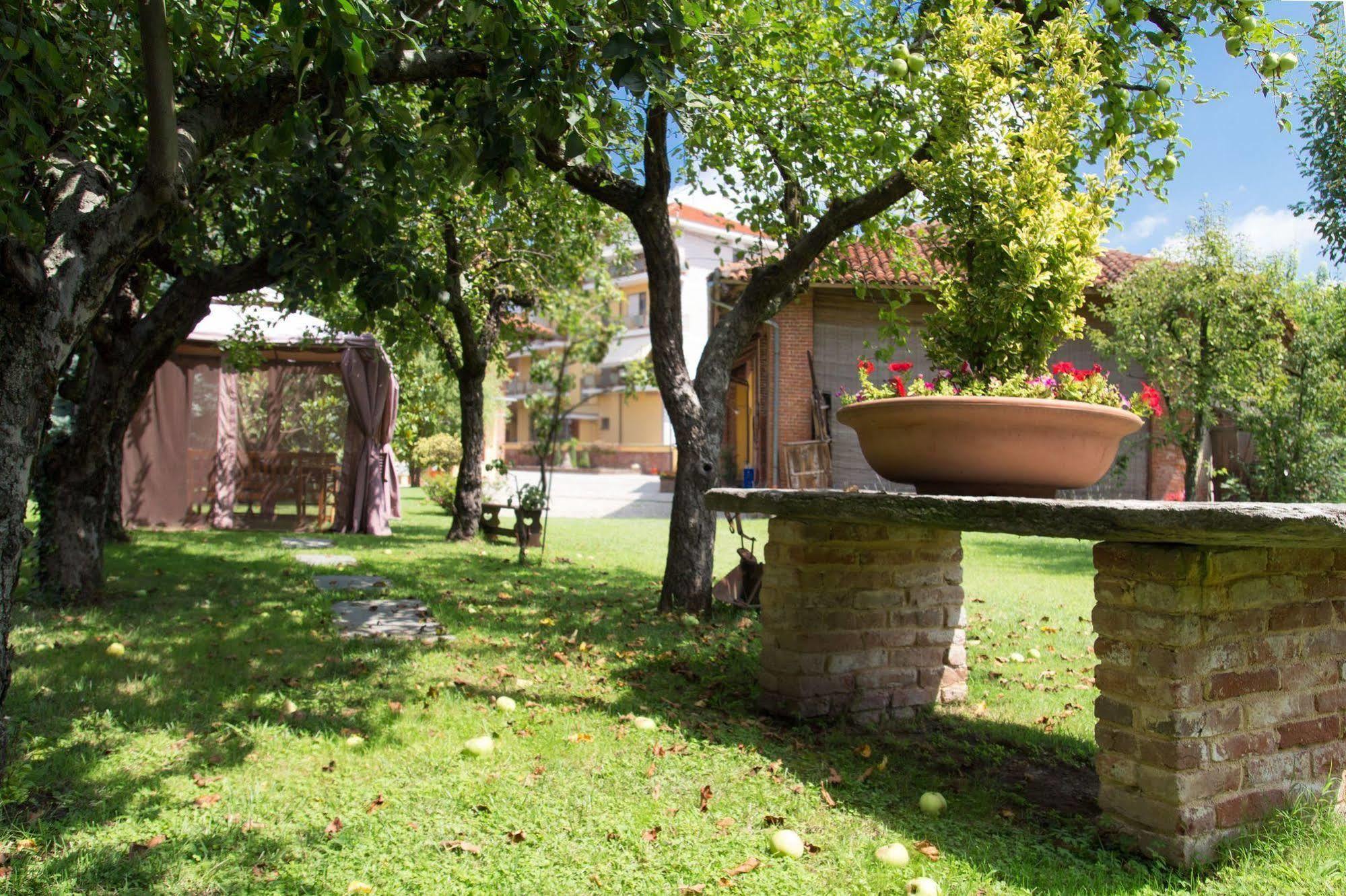 Bed and Breakfast Casa Del Grande Vecchio Airasca Exterior foto